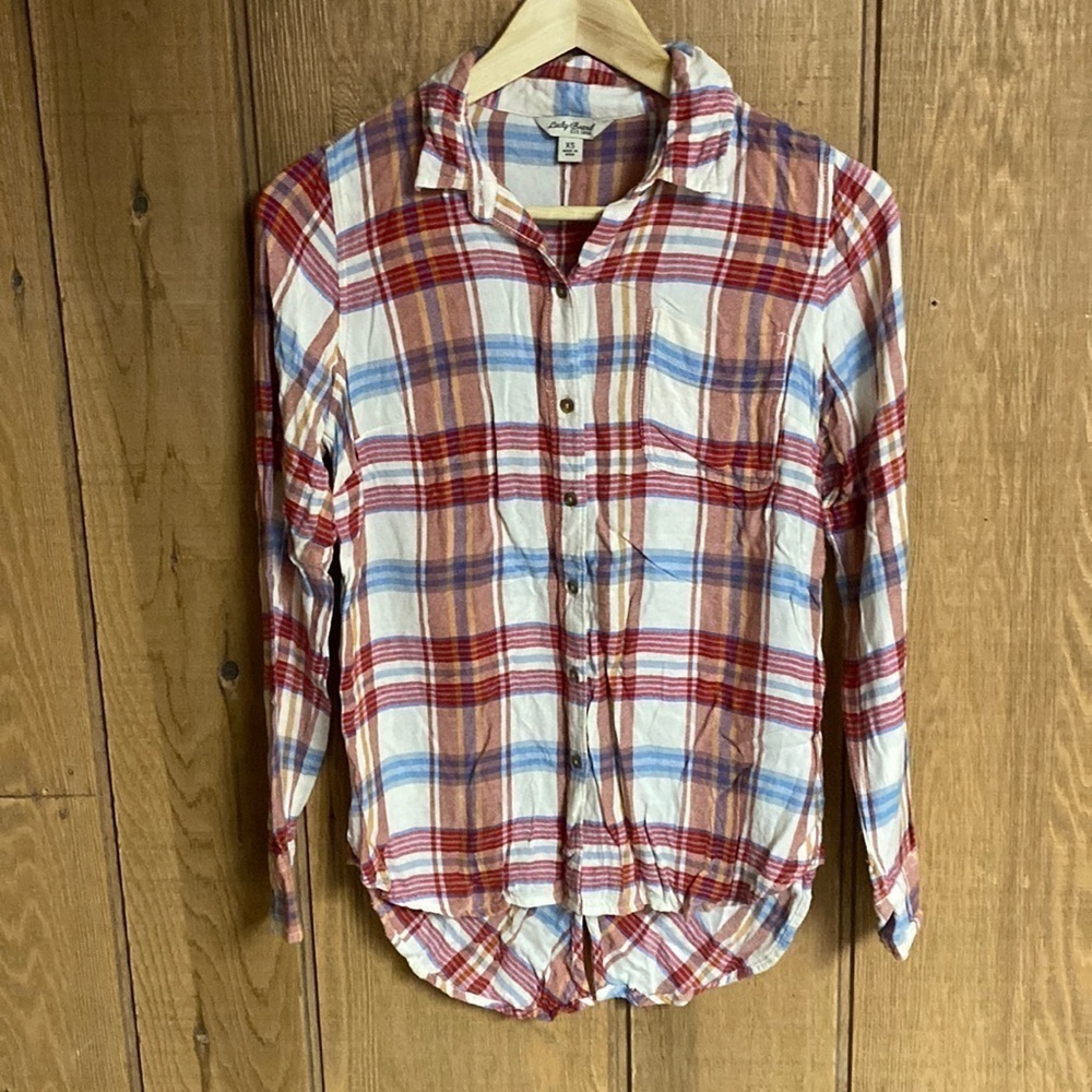 Lucky Brand button front red pink blue plaid flannel women’s top w/back detail S